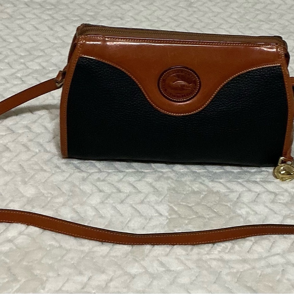 VINTAGE Dooney & Bourke Black and Tan Crossbody Bag